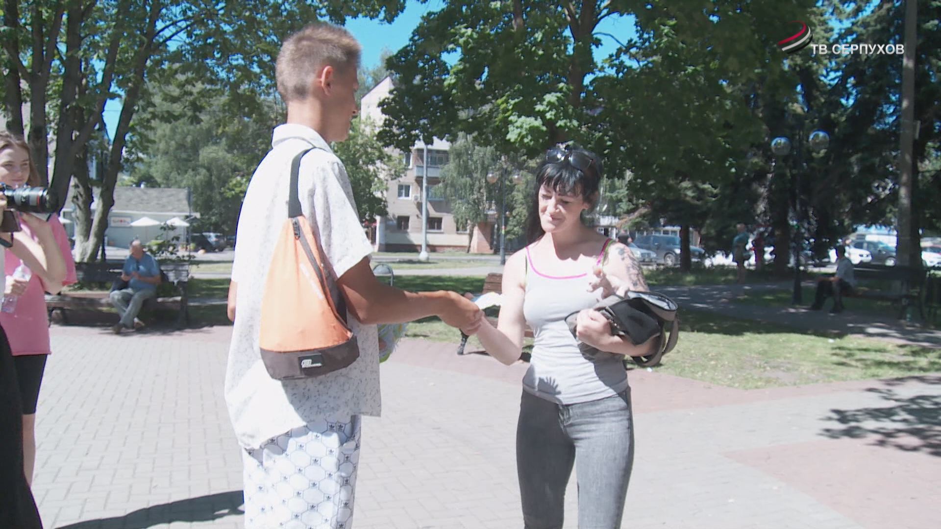 В Серпухове прошла акция «Ромашка на счастье»