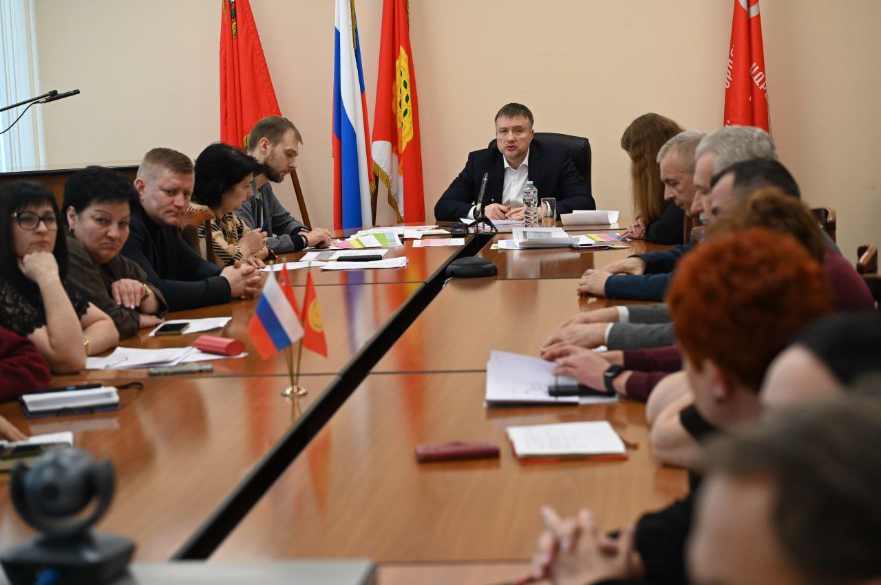 В Серпухове обсудили работу управляющих компаний и качество уборки снега 