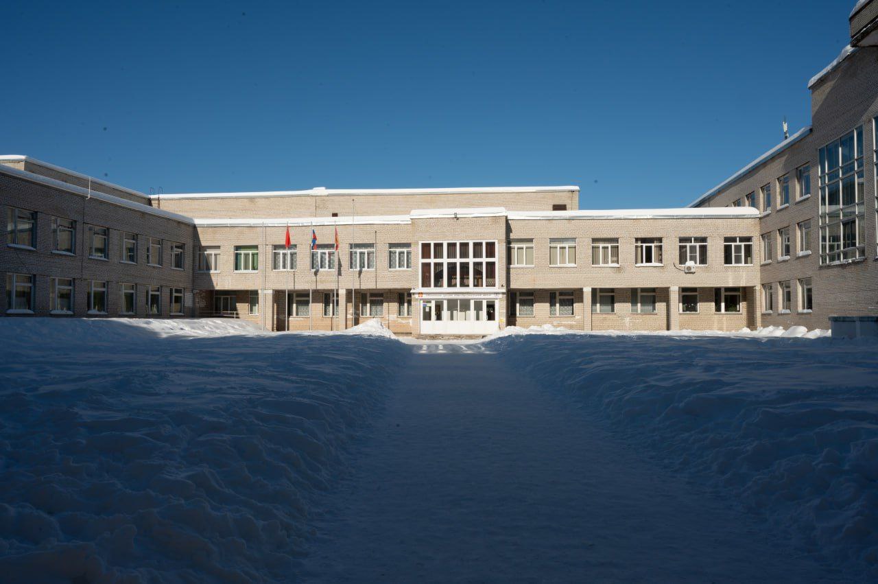 Глава Серпухова и замминистра образования региона обсудили вопрос капремонта Оболенской школы