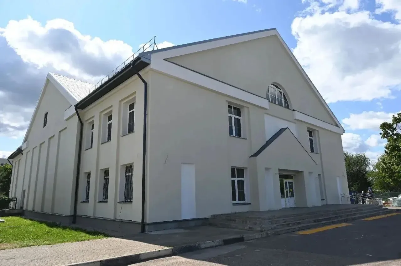 Капитальный ремонт фасада и кровли Дома культуры «Большевик» в Серпухове завершается