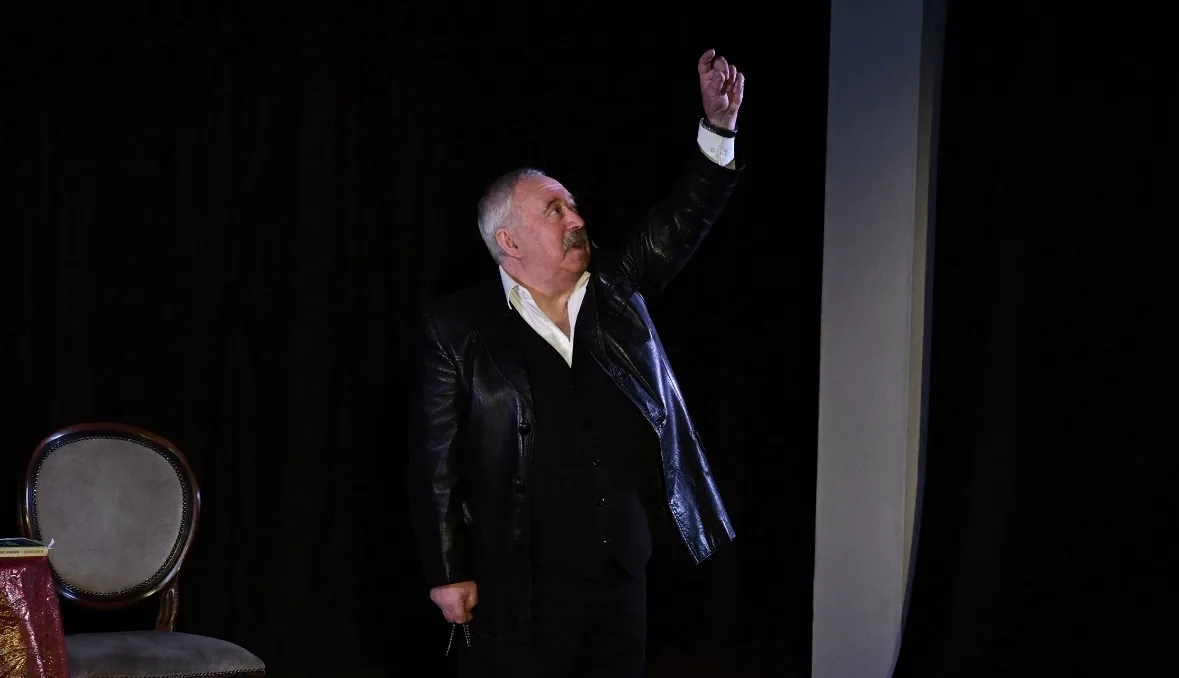 В Серпухове Павел Цепенюк раскрутил «Калейдоскоп» эмоций на сцене театра «ЧересЧУР»