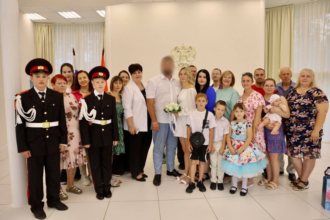 В один из главных церковных православных праздников – Успения Пресвятой Богородицы, две пары участников СВО из Серпухова узаконили свои отношения В один из главных церковных православных праздников – Успения Пресвятой Богородицы, две пары участников СВО из Серпухова узаконили свои отношения