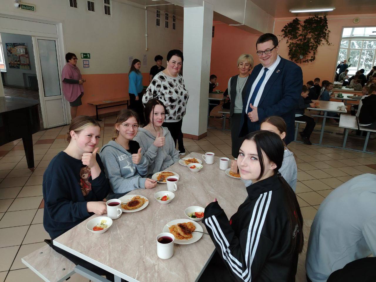 В пущинской школе №3 проверили организацию питания