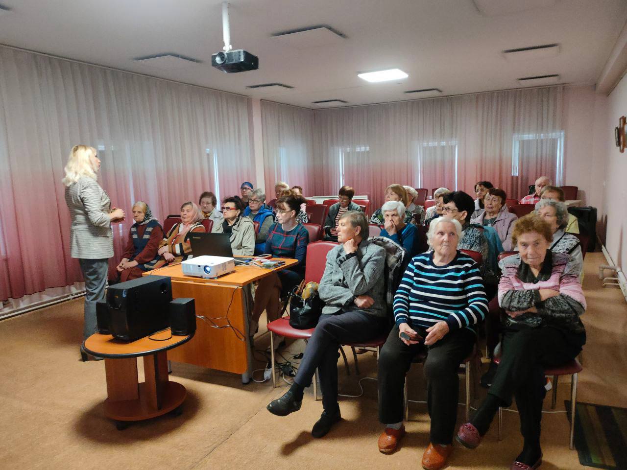 Участникам клуба «Активное долголетие» в Серпухове рассказали, как сохранить память о прошлых поколениях