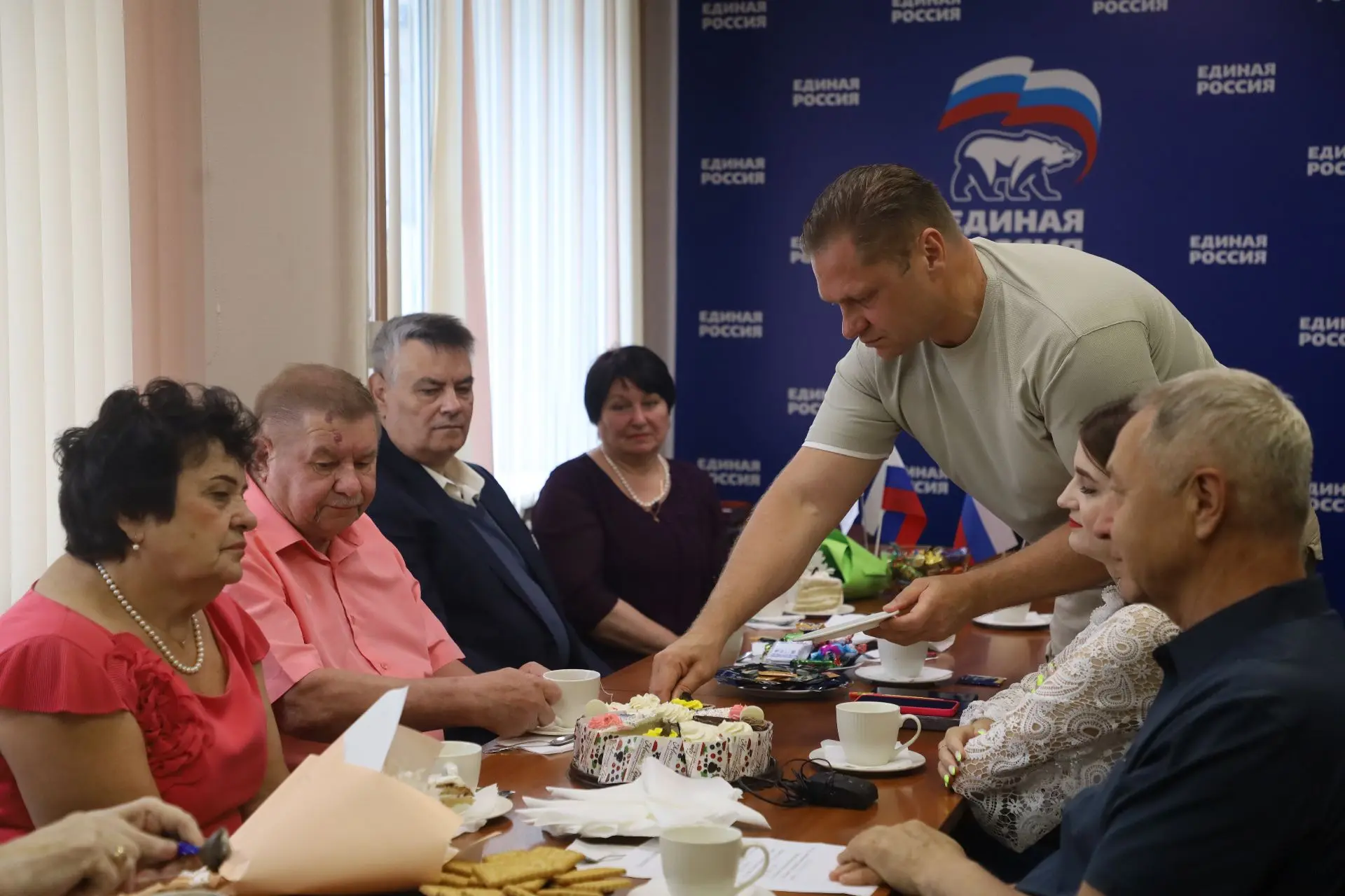 В Серпухове состоялась традиционная партийная гостиная, приуроченная ко Дню семьи