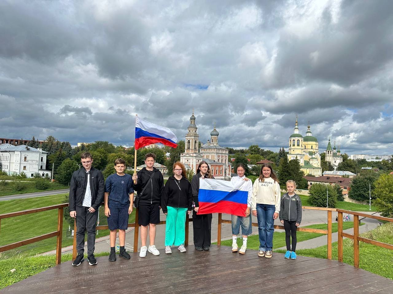 С Днём Государственного флага, Россия!