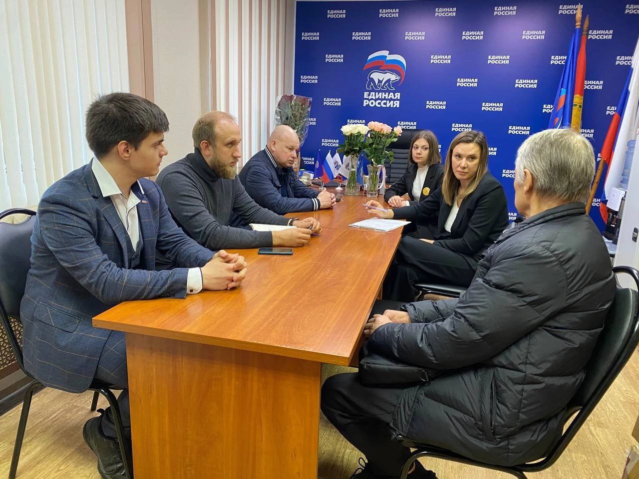 Депутаты городского Совета в Серпухове встретились с жителями на Неделе приемов по ЖКХ Депутаты городского Совета в Серпухове встретились с жителями на Неделе приемов по ЖКХ