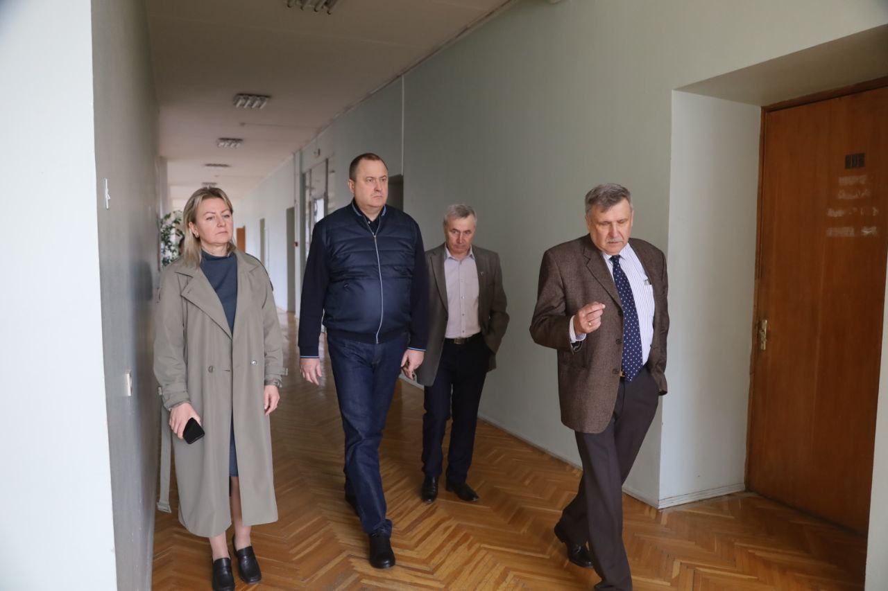 Глава округа Сергей Никитенко встретился с представителями Пущинского института биохимии и физиологии микроорганизмов Глава округа Сергей Никитенко встретился с представителями Пущинского института биохимии и физиологии микроорганизмов