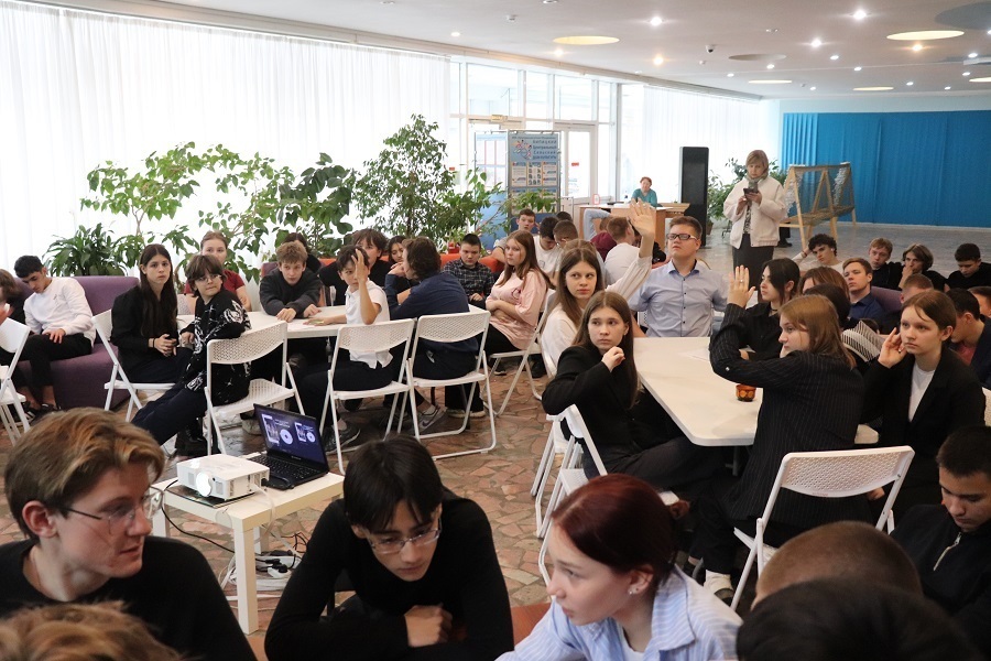 Аукцион, посвященный народным промыслам России, провели для учеников Липицкой школы Серпухова