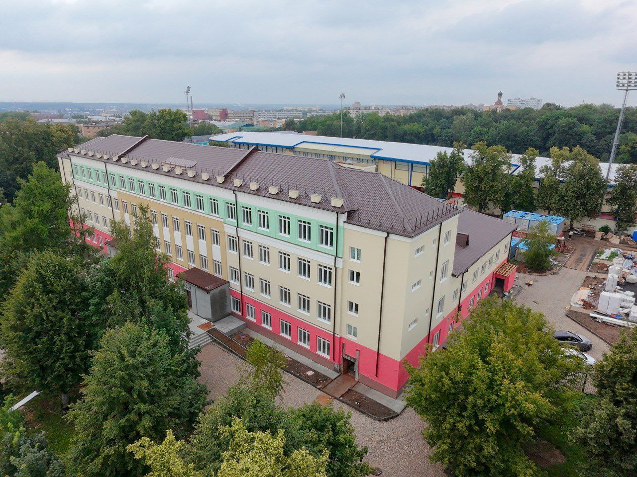 В Серпухове проверили работы по капремонту в пяти школах