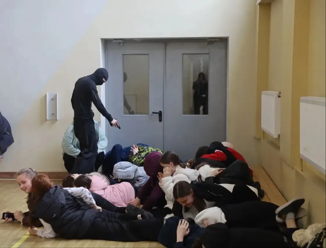 В школе №3 Серпухова прошли учения по действиям при вооружённом нападении и взрыве