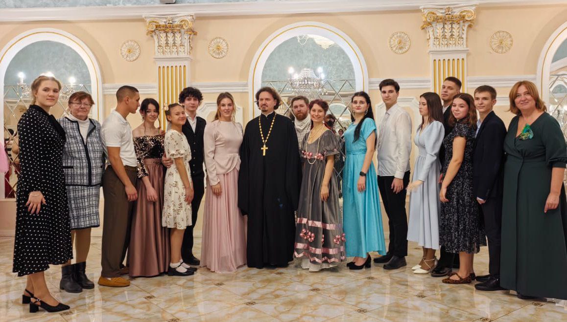 Серпуховичи приняли участие в Покровском молодежном бале