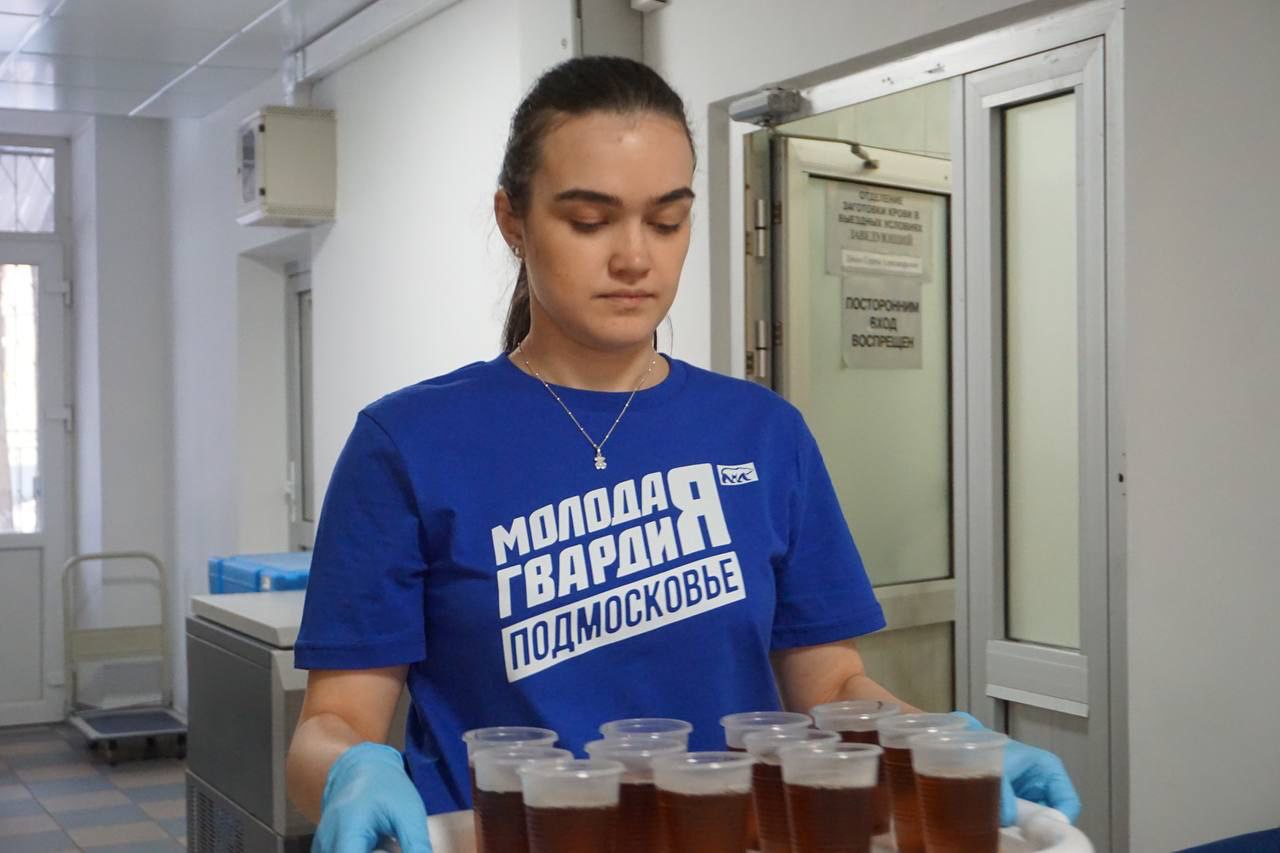 Активисты «Молодой Гвардии Единой России» помогают работе станций переливания крови в Подмосковье Активисты «Молодой Гвардии Единой России» помогают работе станций переливания крови в Подмосковье