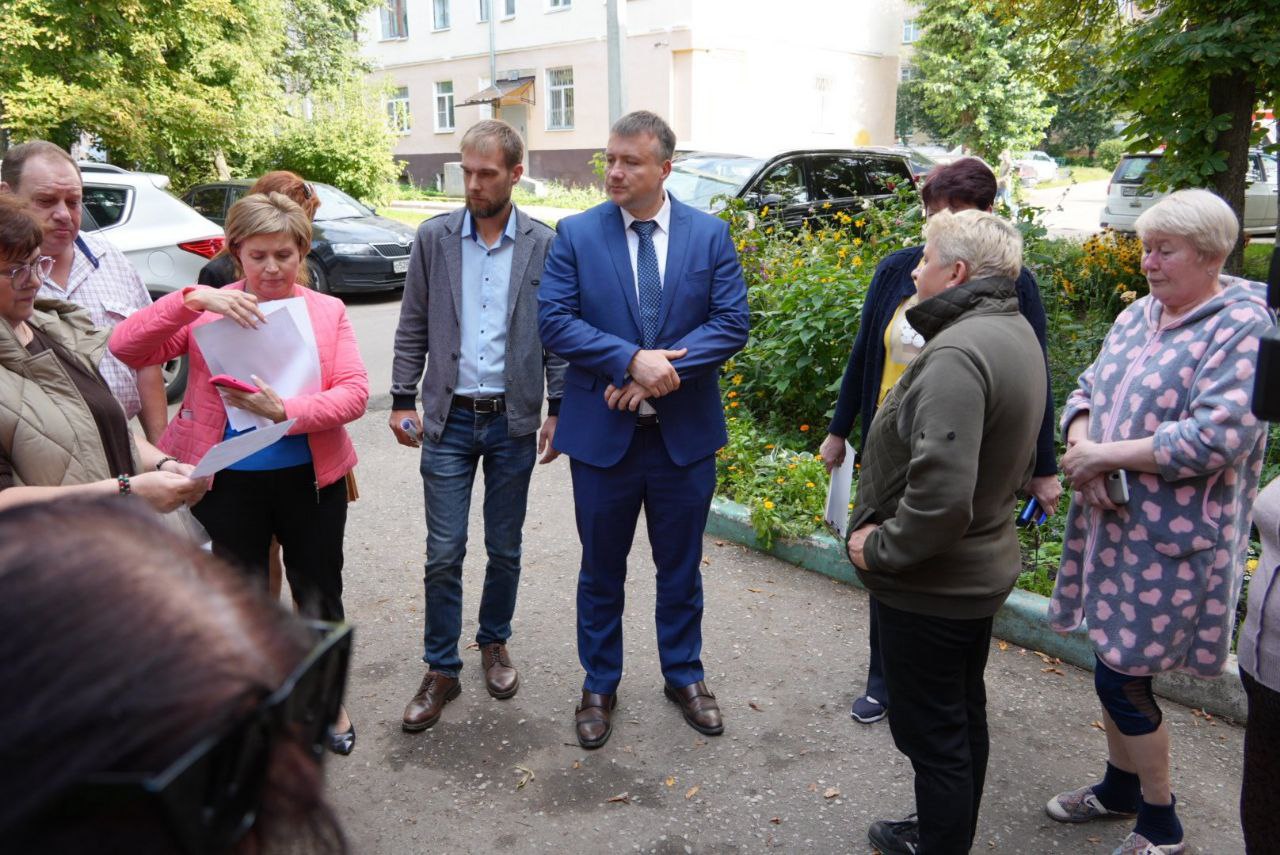 Глава округа выехал на ул. Серпуховскую после обращения жительницы