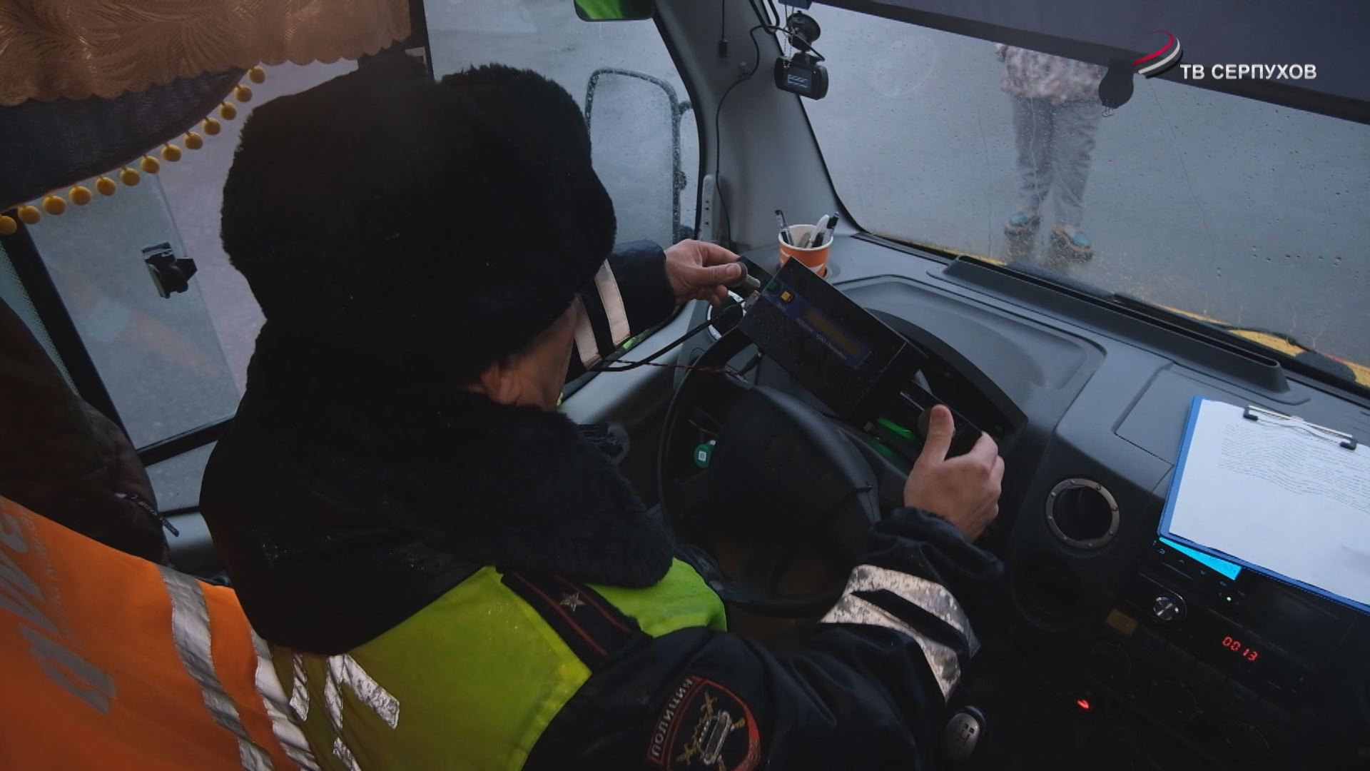 Сотрудники Госавтоинспекции проверили готовность школьных автобусов к работе зимой Сотрудники Госавтоинспекции проверили готовность школьных автобусов к работе зимой