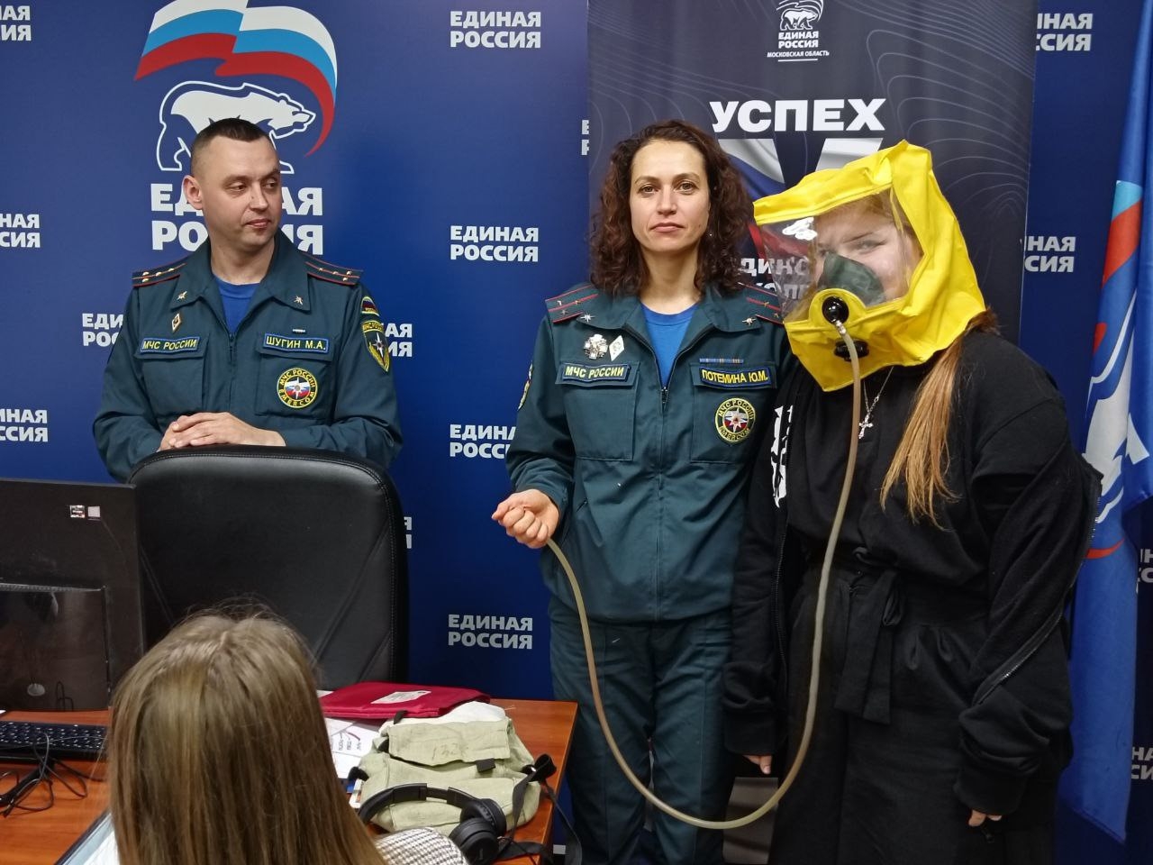 В Серпухове старшеклассники отработали навыки обращения с огнетушителями