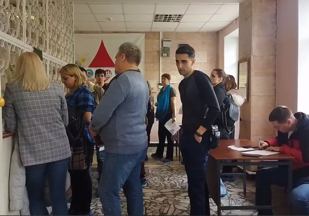 Жители Серпухова не остаются в стороне и сдают кровь Жители Серпухова не остаются в стороне и сдают кровь