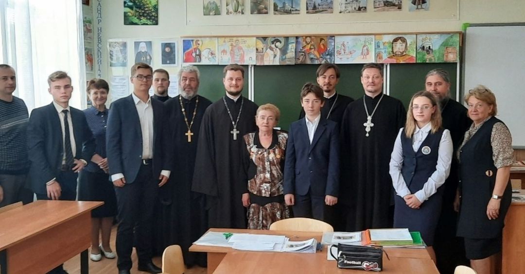 В серпуховской школе день прошел открытых дверей на религиозную тему В серпуховской школе день прошел открытых дверей на религиозную тему