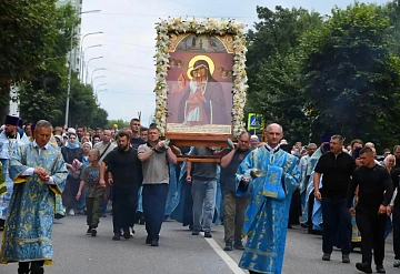 В Серпухове состоялся традиционный крестный ход с чудотворной иконой Божией Матери «Взыскание погибших»