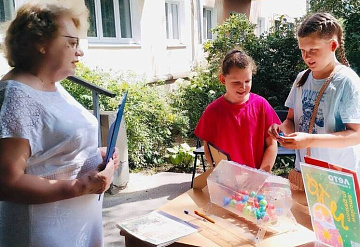 Викторина «Дорожная грамматика» прошла возле серпуховской библиотеки №1