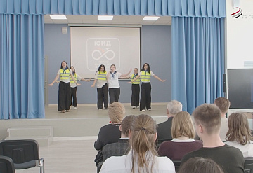 В Серпухове наградили победителей конкурса "Оживи светофор"