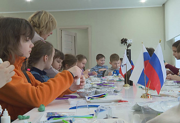 В преддверии Дня космонавтики в Серпухове соединили творчество, заботу и поддержку