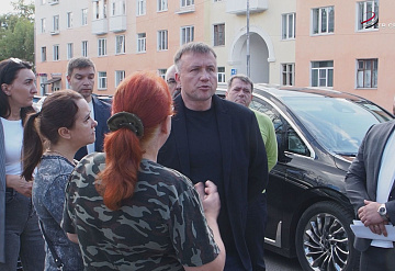 Глава Серпухова встретился с жителями многоквартирных домов на улице Крюкова