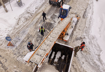 В Серпухове продолжаются плановые работы по очистке улиц от снега