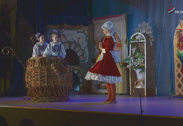 В Серпухове состоялся благотворительный  спектакль "Королевство кривых зеркал"