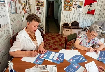 "В единстве наша сила": как «Серебряные волонтёры» и жители объединяют заботу о фронте и будущем страны