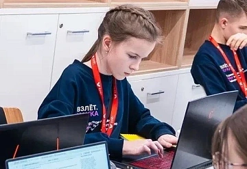Семиклассница из Пущино Элина Морозова — призёр Всероссийской олимпиады по информатике имени Келдыша.