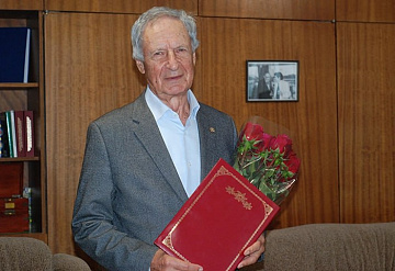 Александр Боронин: «Настоящей науке – всю жизнь. И это того стоит»