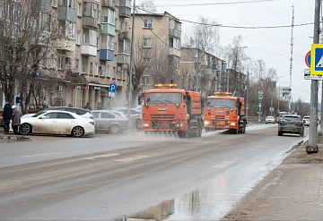 Весенняя уборка Серпухова идёт полным ходом. Сегодня на улицах Городского округа работают 210 специалистов и 54 единицы техники.