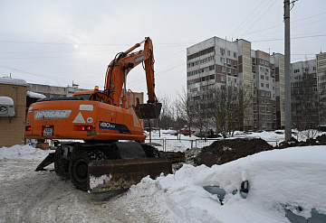 На улице Юбилейной в Серпухове идет замена участка на обратном трубопроводе