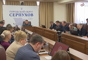 В Серпухове убирают снег круглосуточно