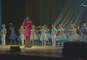 В Серпухове поздравили милых дам с 8 марта